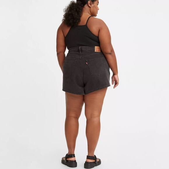 NWT Levi’s High Waisted Black Mom Shorts Plus 26W - Picture 3 of 7